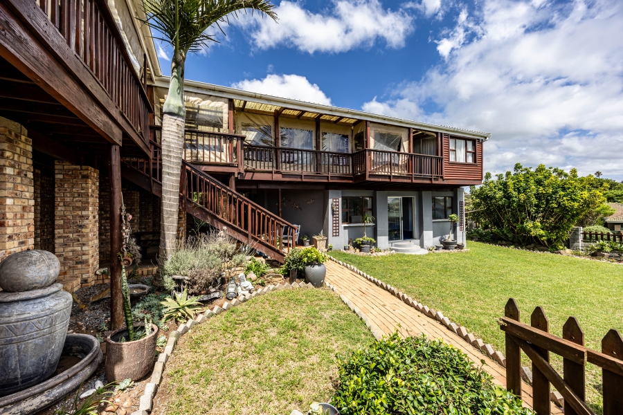 6 Bedroom Property for Sale in Kaysers Beach Eastern Cape